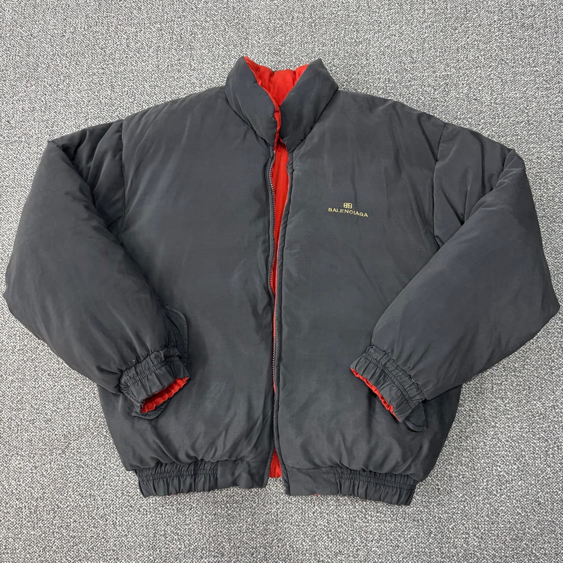 발렌시아가 90s 리버시블 오리털 패딩 상품이미지1