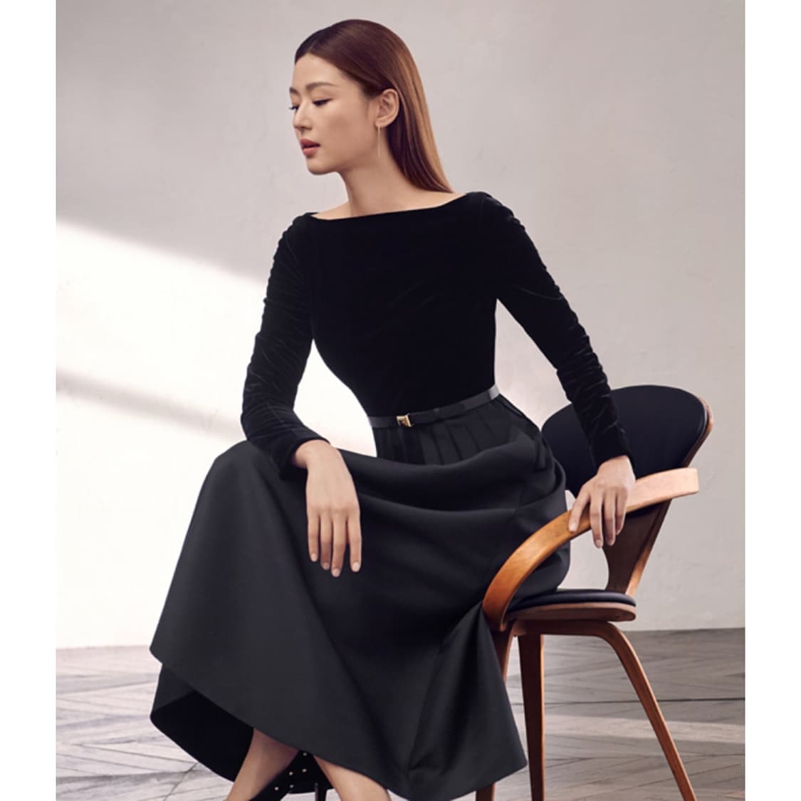 미샤 벨벳 플레어 원피스 상품이미지1