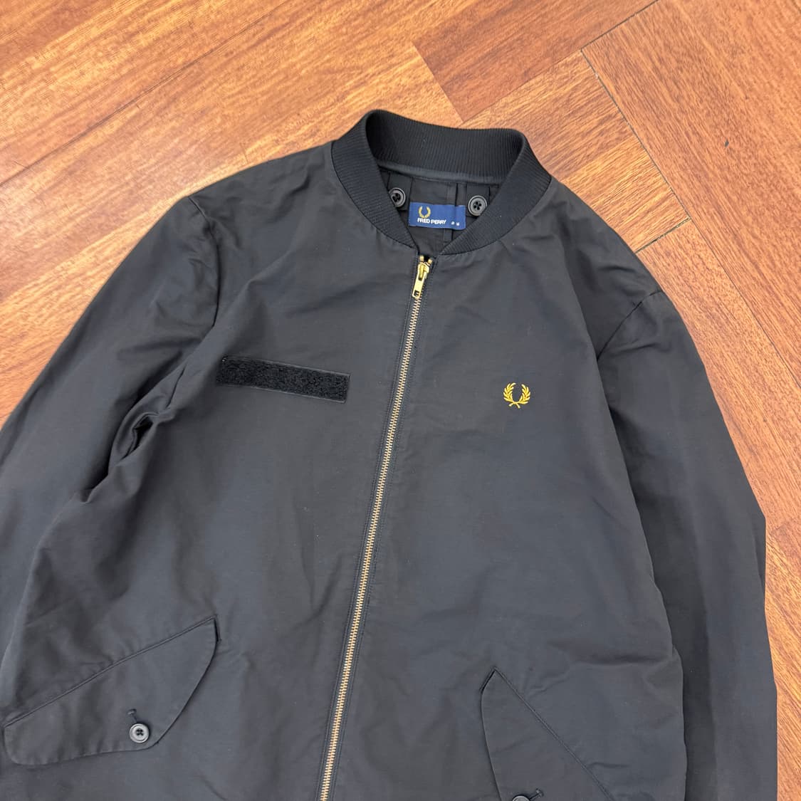 M 프레드페리 일본판 블랙 피쉬테일 봄버 자켓 상품이미지3