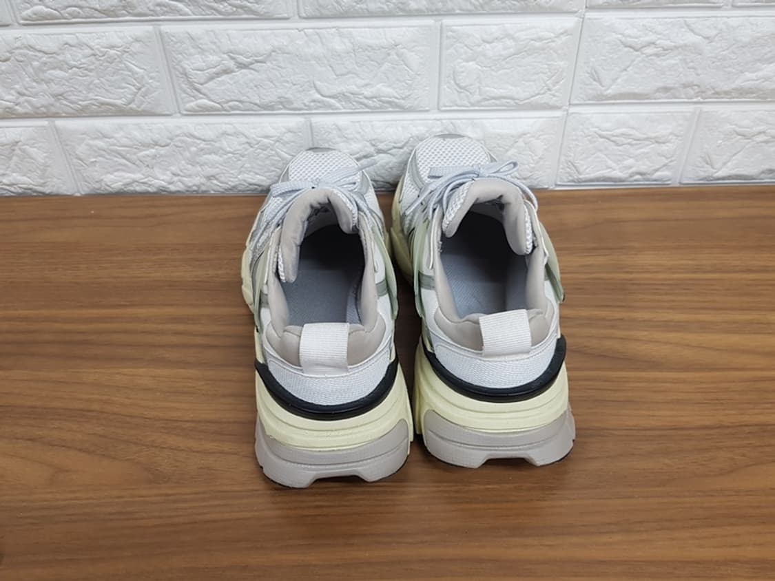 나이키 운동화 성250(V2K 런 서밋 화이트 메탈릭실버)FD0736-1 상품이미지5