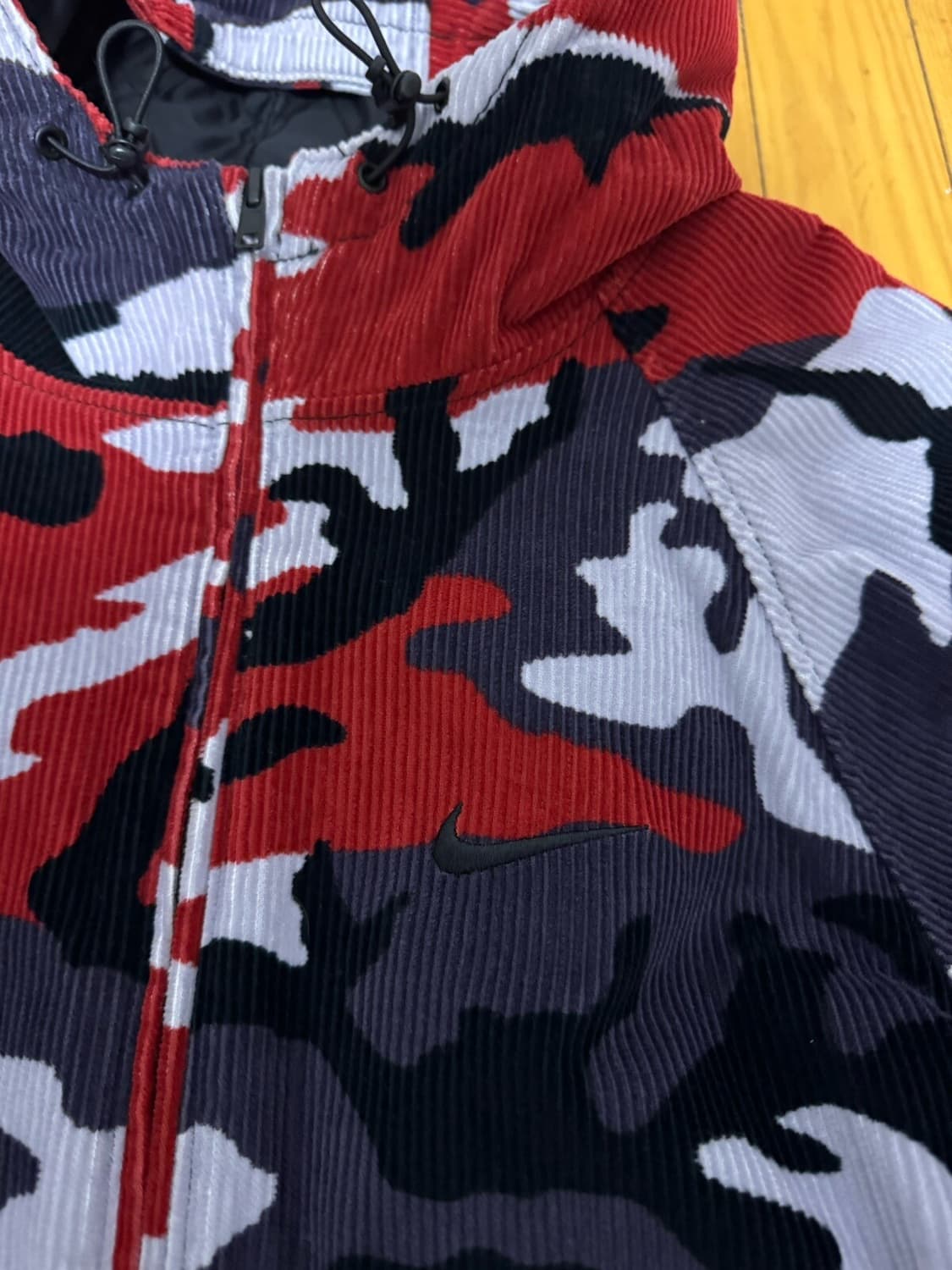 슈프림 x 나이키 아크 코듀로이 카모 후드집업 레드 상품이미지3