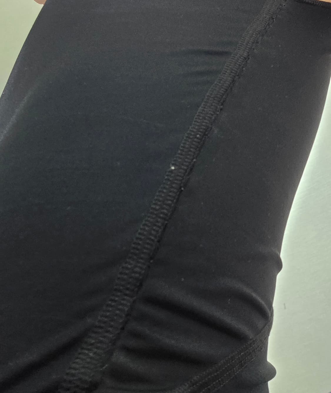 언더아머 히트기어 슬리브리스 블랙 민소매 급처 상품이미지4