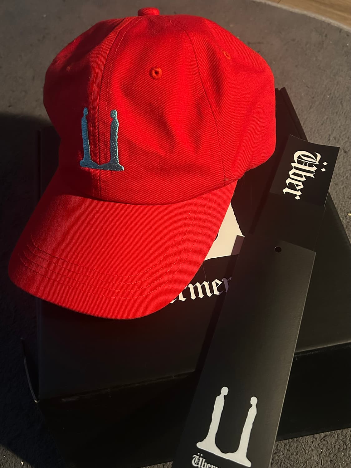 위버맨쉬 캡 레드 지드래곤 전시회 상품이미지1