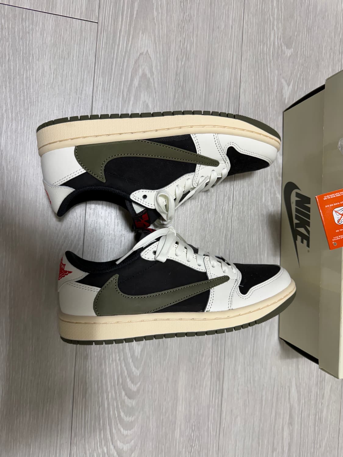 [240] 조던1 x 트래비스 스캇 레트로 로우 OG SP 미디움올리브 상품이미지6