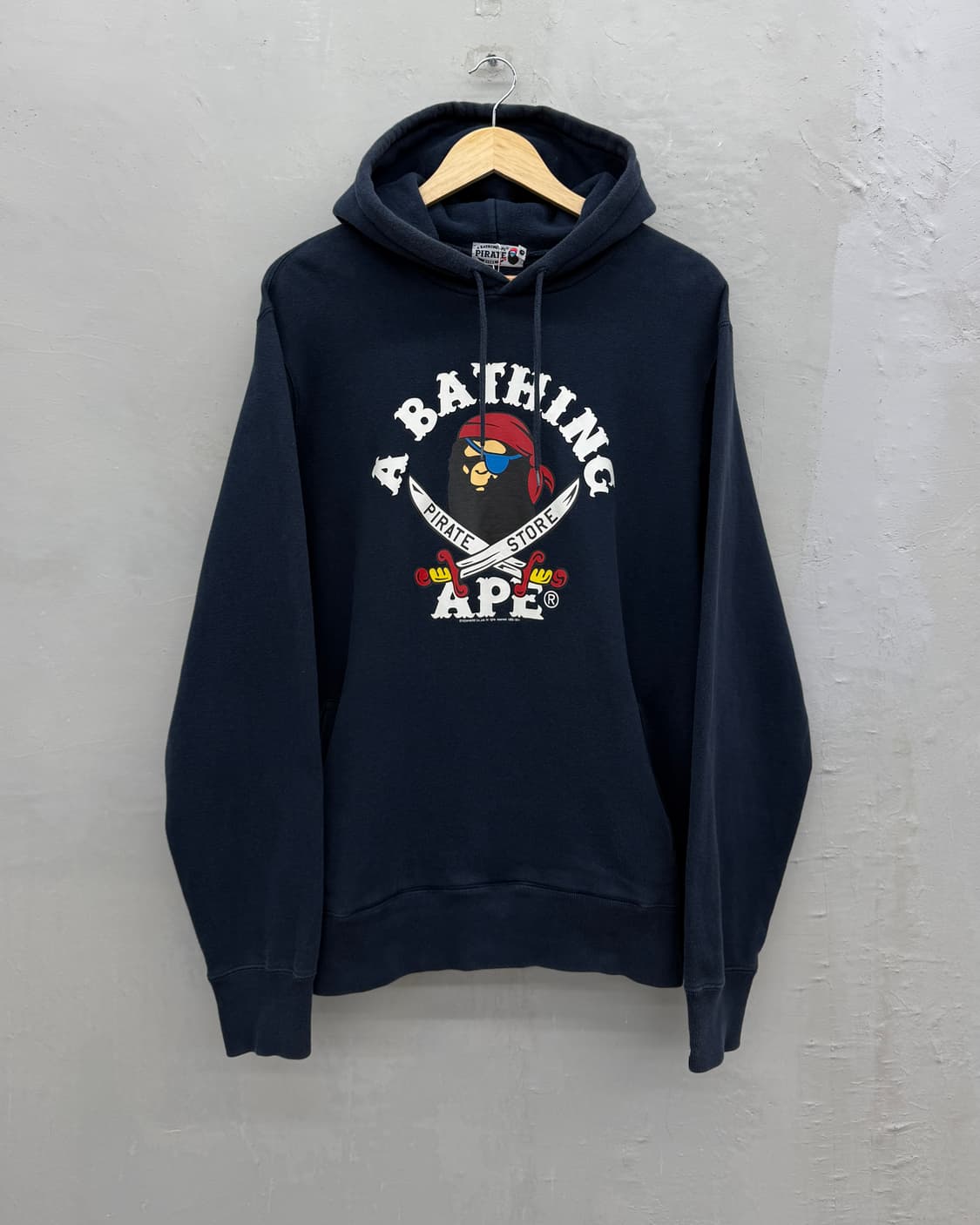 베이프 PIRATES 컬리지 로고 스웻 후디 상품이미지1