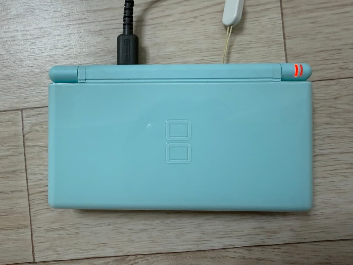 닌텐도 DS Lite 아이스 블루 팝니다. 상품이미지1