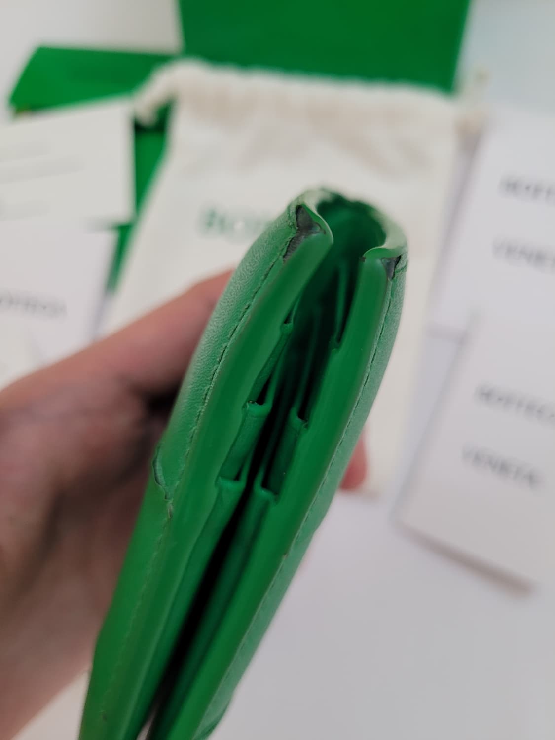 보테가베네타 맥시 플랩 오거나이저 상품이미지5