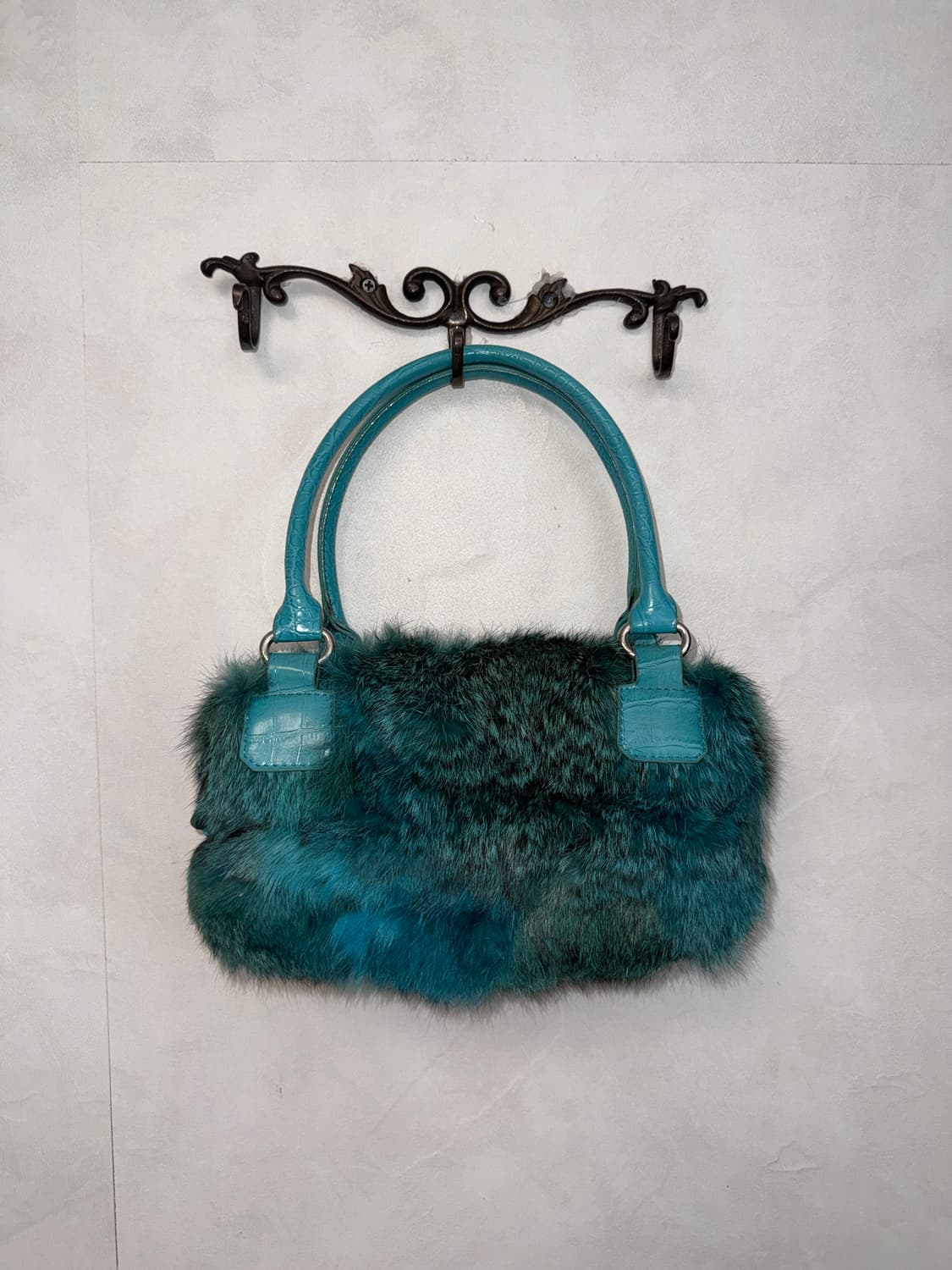 Mixed turkish blue fur key chain 숄더백 상품이미지5