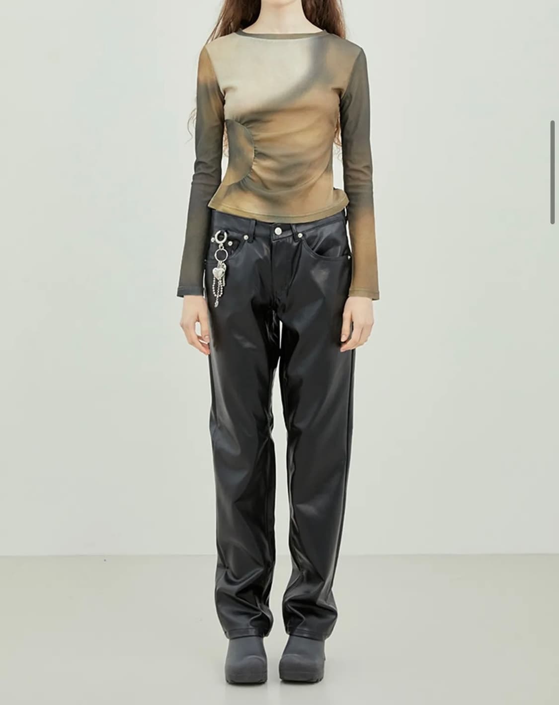 13MONTH 써틴먼스 로우라이즈 레더 트라우저 상품이미지1