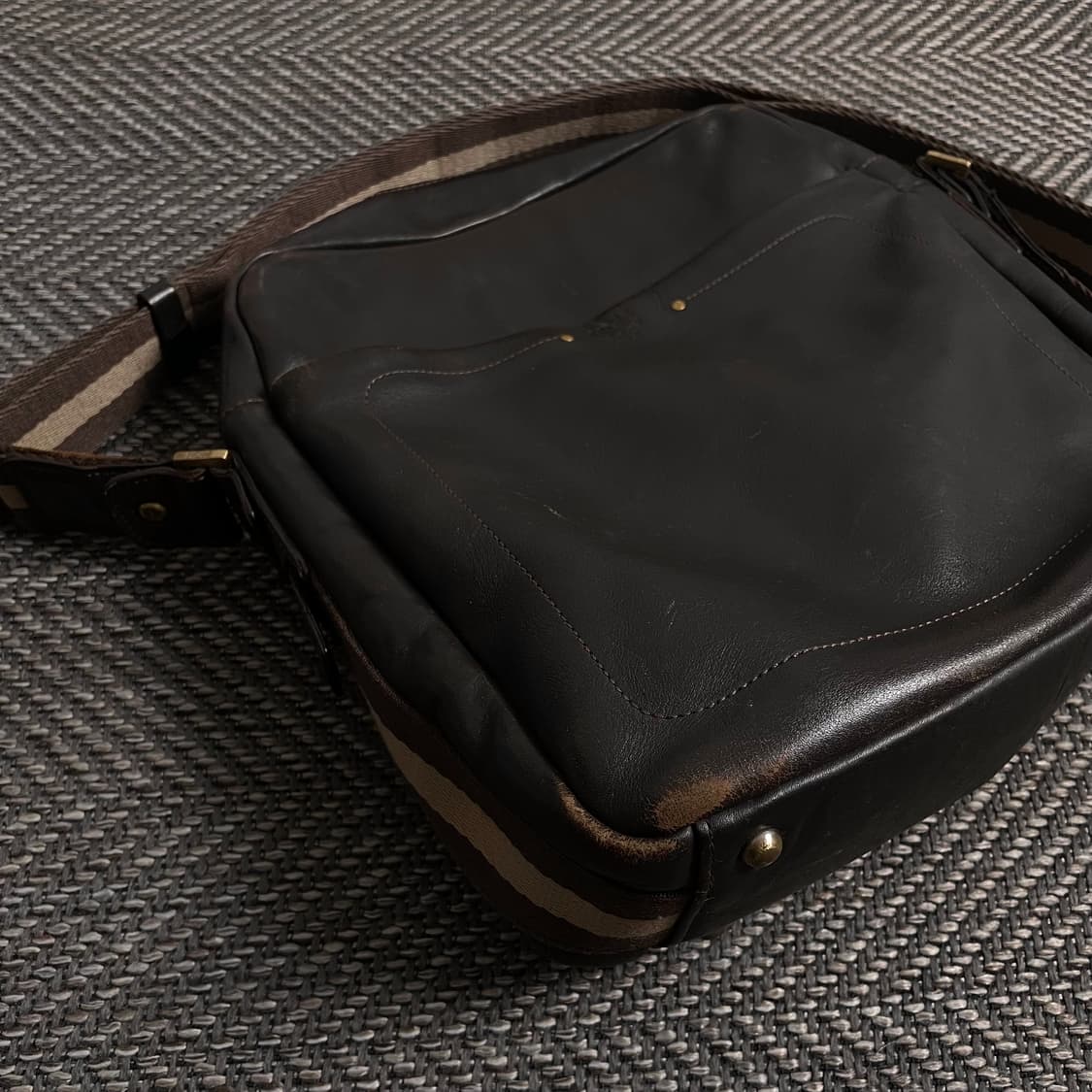 MCM 빈티지 레더 크로스백y 3918 상품이미지2