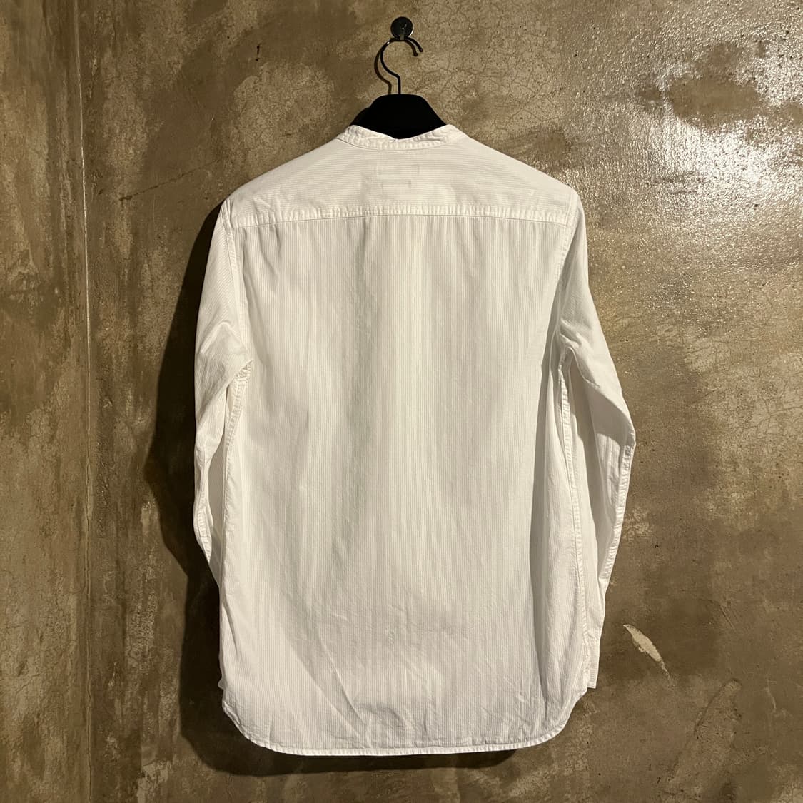 헤지스 헨리넥 화이트 셔츠 상품이미지4