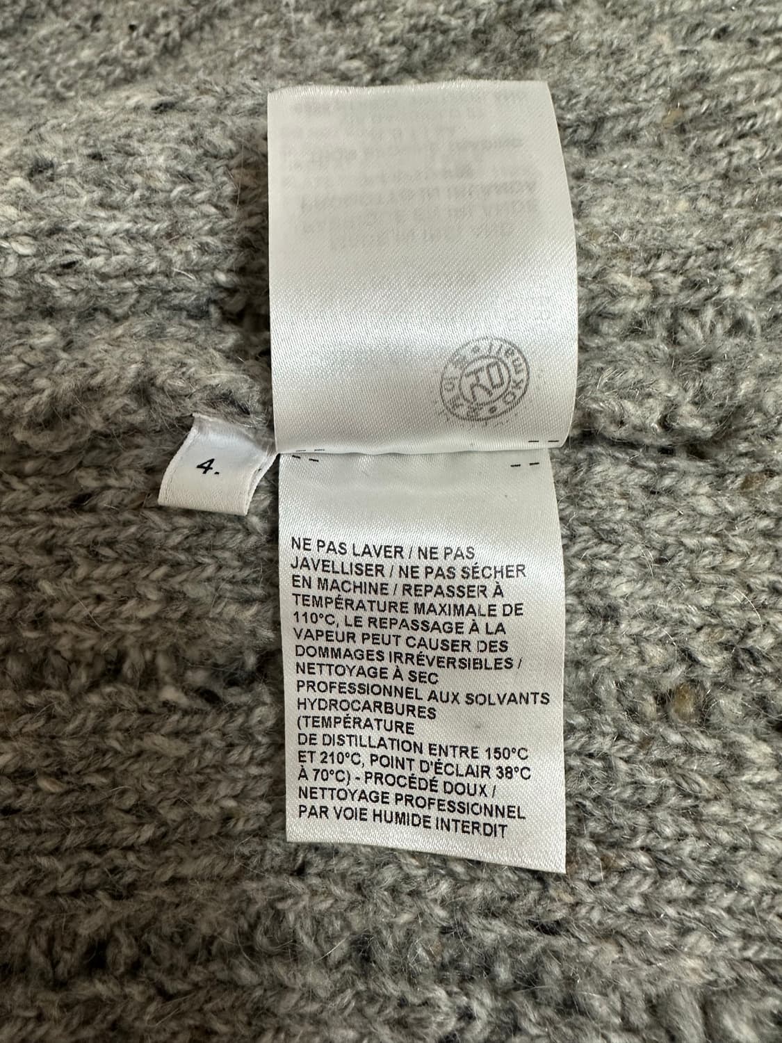 [4size] 톰브라운 23FW 모헤어 아란케이블 가디건 그레이 상품이미지9