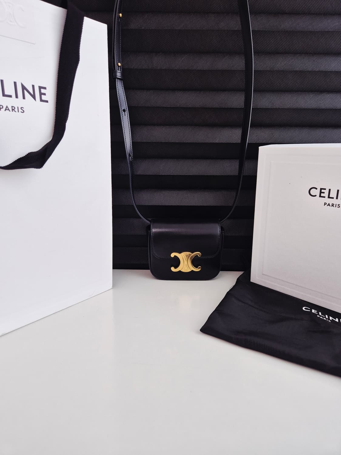 셀린느 트리옹프 카프스킨 미니백 (블랙) 상태 매우 좋아요!! 상품이미지1