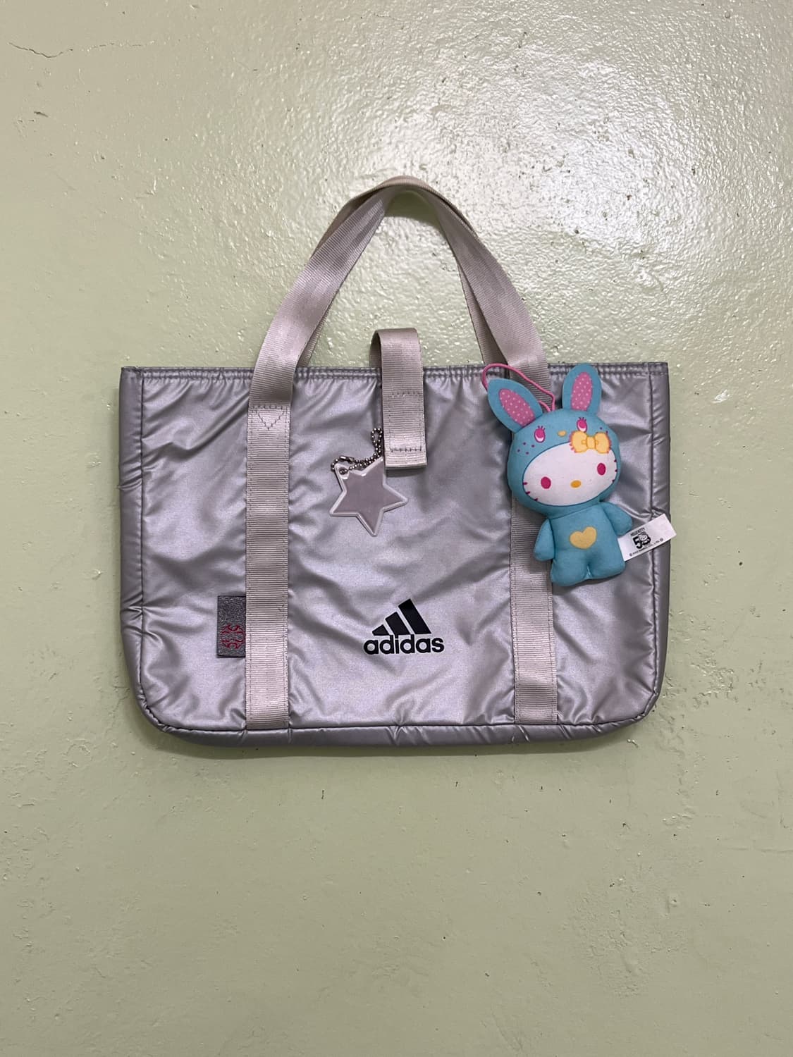아디다스 실버 패딩 미니백 👾 상품이미지7