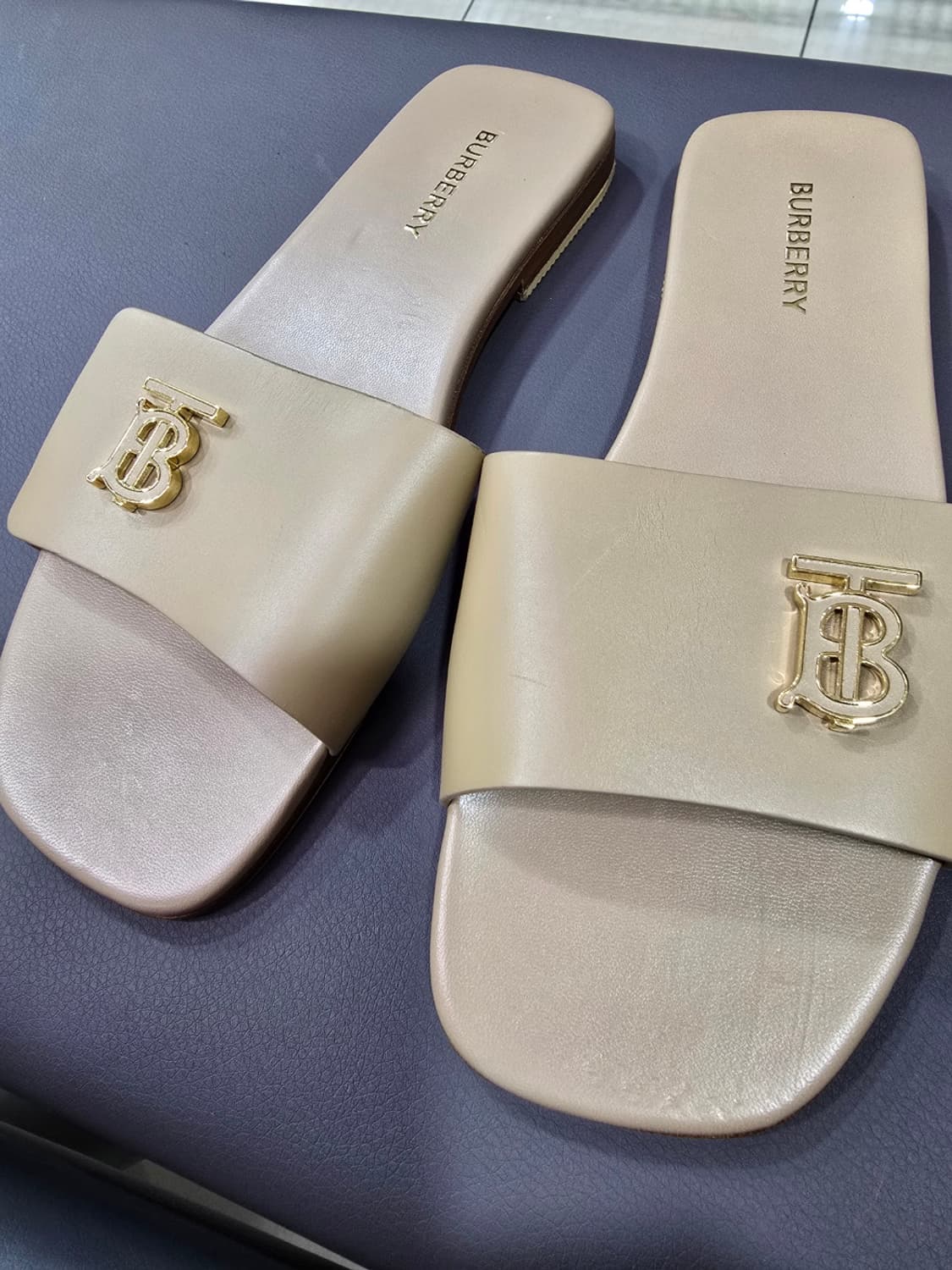 [정품] 버버리 TB로고 슬리퍼 상품이미지2