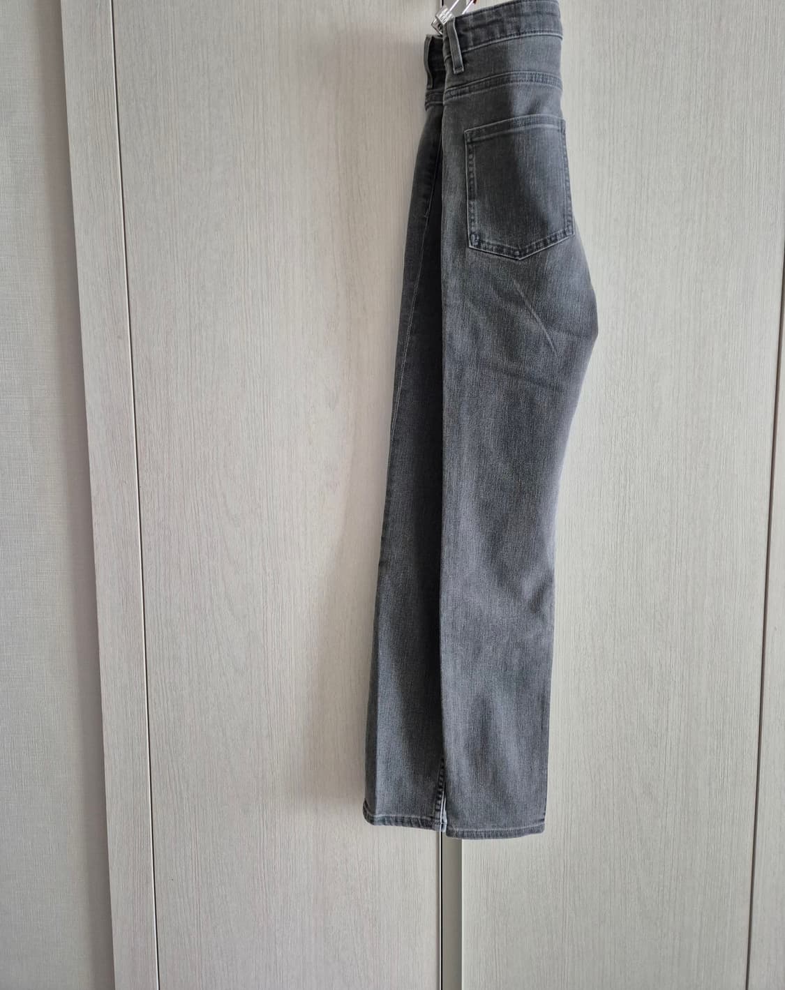 COS (택달린 새 옷) 상품이미지2