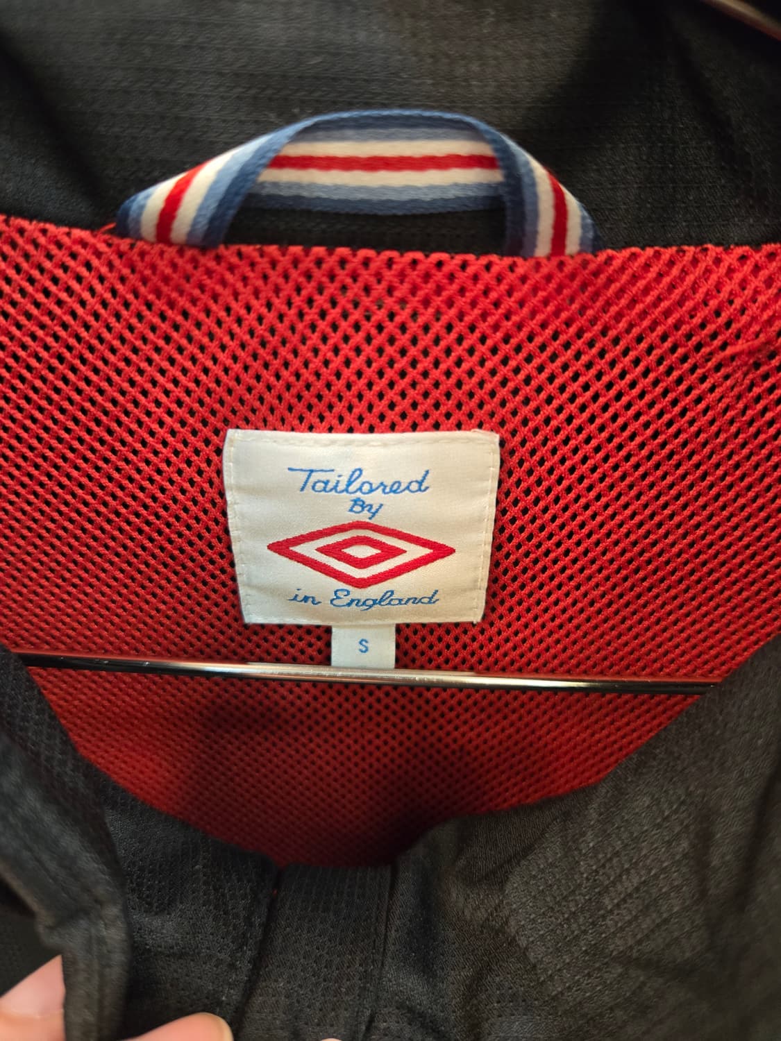 [쿨거환영]10-11 시즌 엄브로 잉글랜드 국가대표팀 트레이닝 재킷 상품이미지5