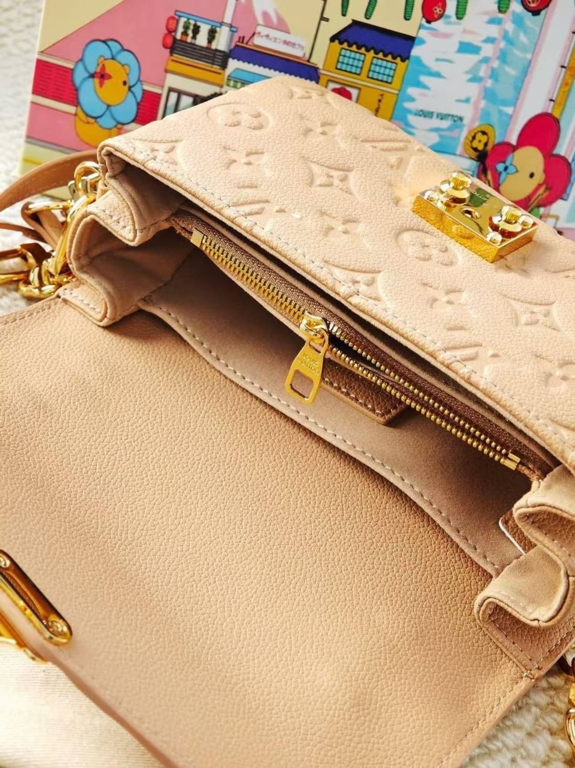 루이비통(Louis Vuitton) 포쉐트 메티스 이스트 웨스트 백 상품이미지6