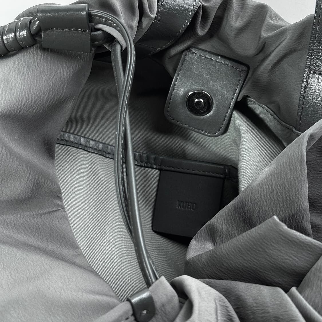 구호 KUHO 나일론 레더 스트링 토트백 상품이미지4
