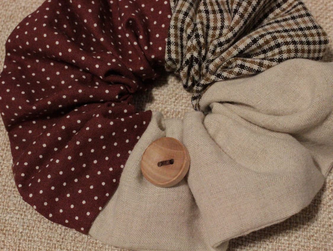 핸드메이드 빈티지 업사이클링 나무단추 스크런치 상품이미지5