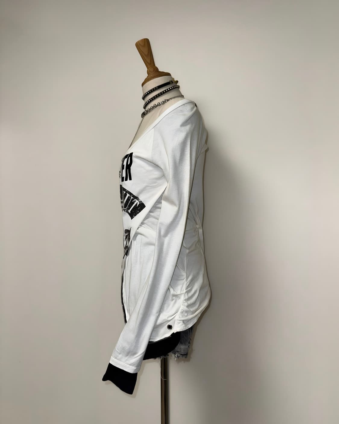 레터링 화이트 레이어드 와투케 롱슬리브 상품이미지6