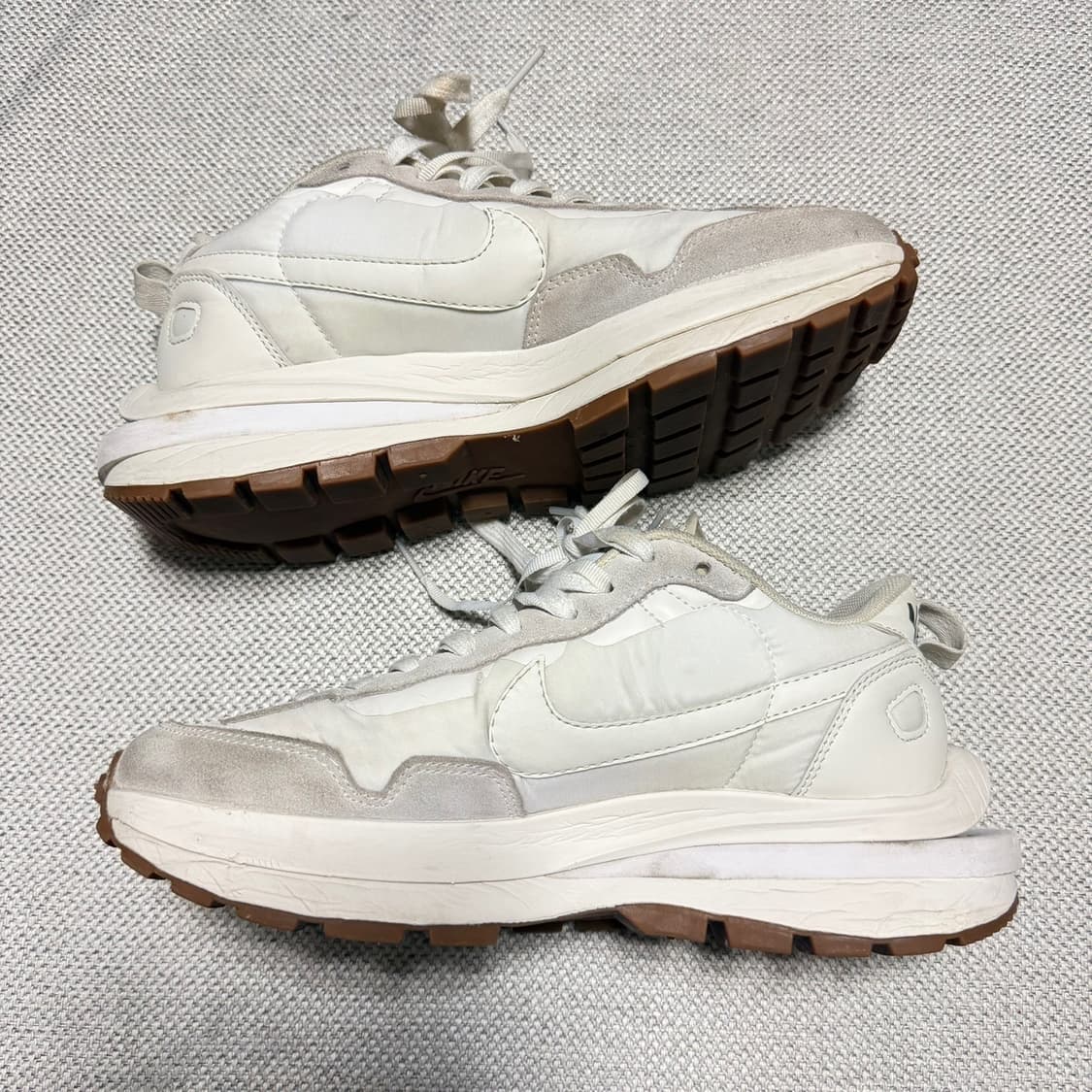 나이키 x 사카이 베이퍼와플 화이트 앤 검 상품이미지4