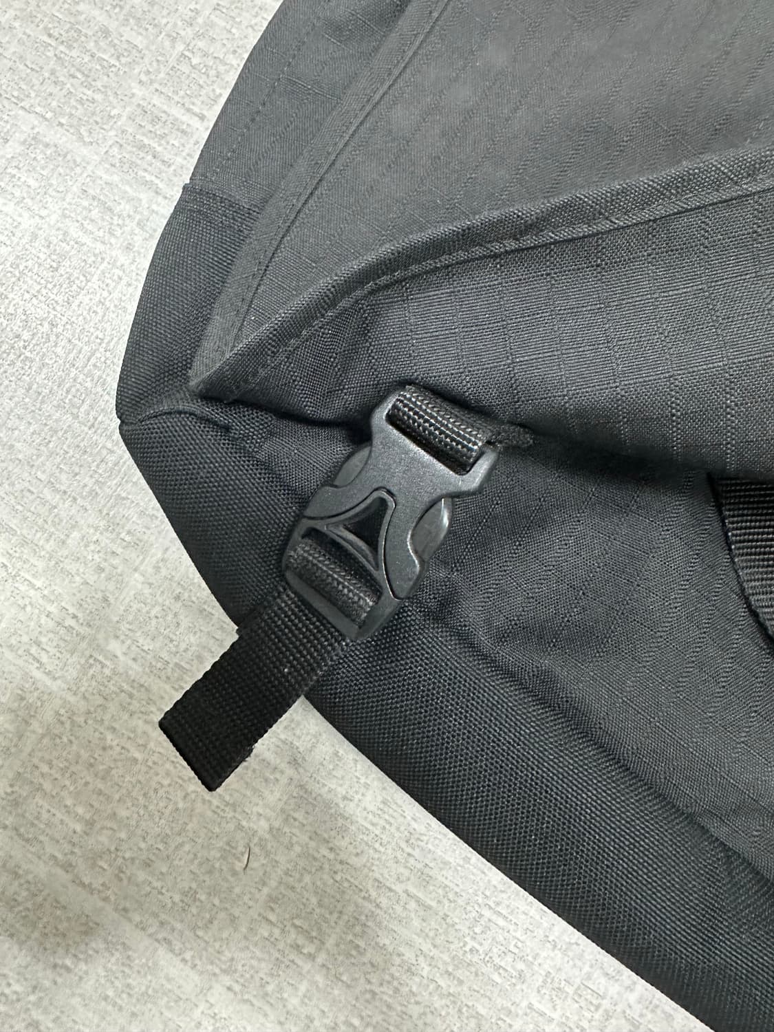 칼하트 크로스 메신저백 상품이미지6