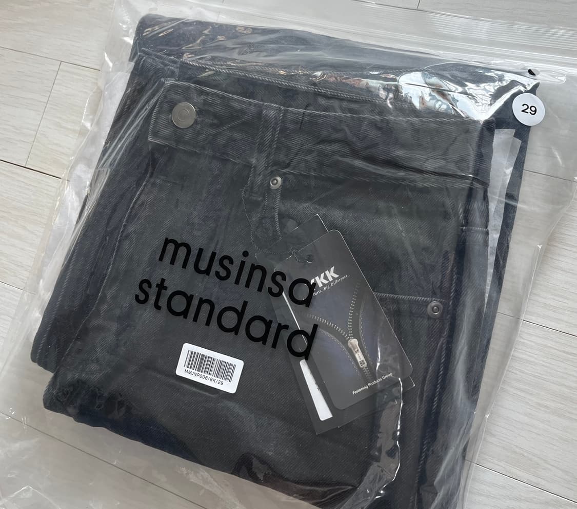 [새상품] 무신사스탠다드 와이드 데님 팬츠 [워시드 블랙] 29 상품이미지1