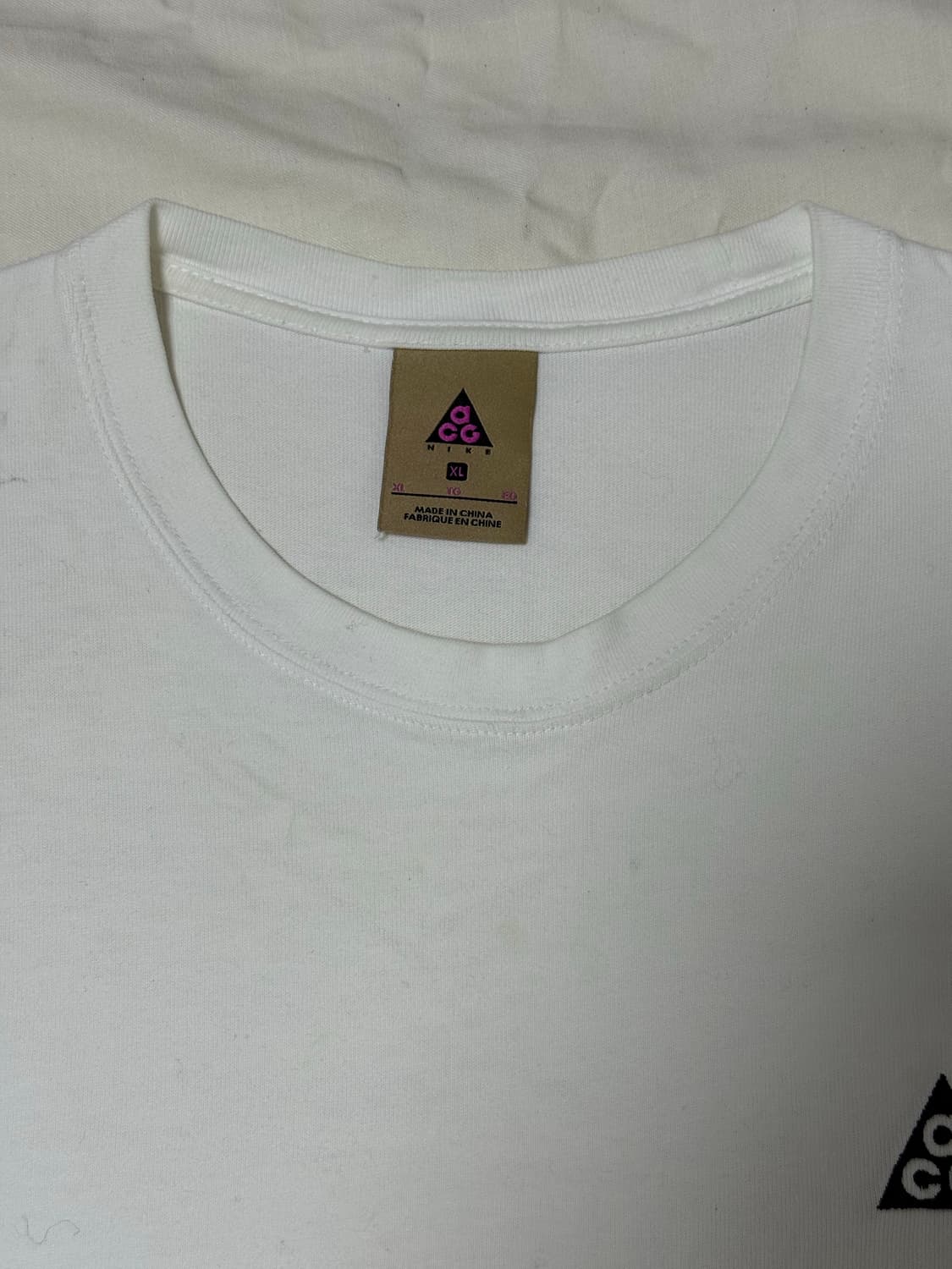 나이키 ACG 흰색 티셔츠 XL 상품이미지5