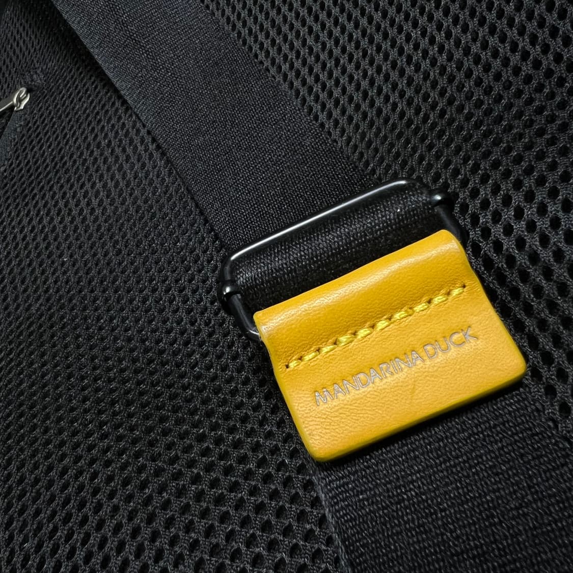 만다리나덕 블랙 백팩 상품이미지3