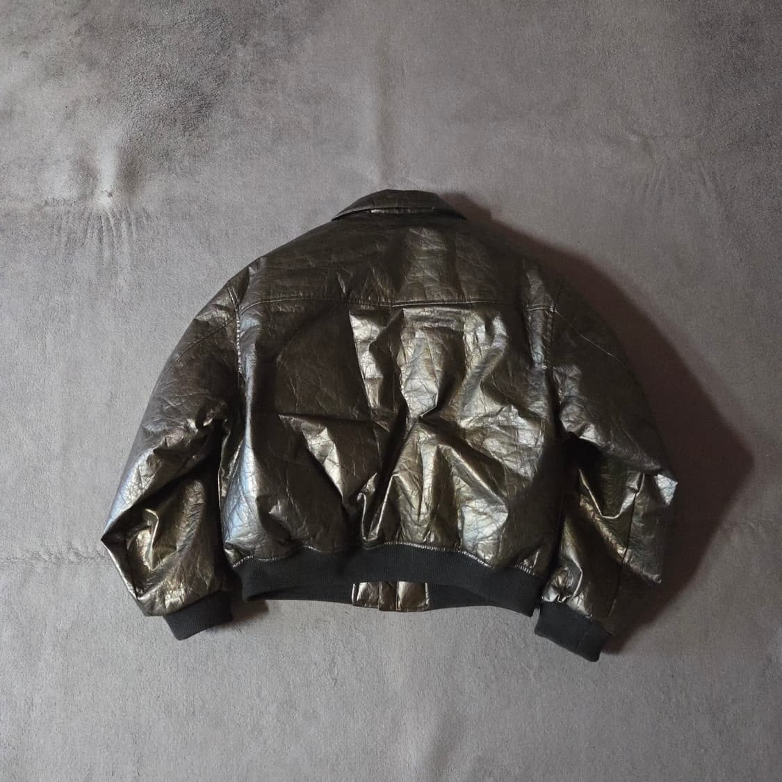 자라 글로시 크랙 레더 봄버 자켓 M (국내L오버핏) 상품이미지2