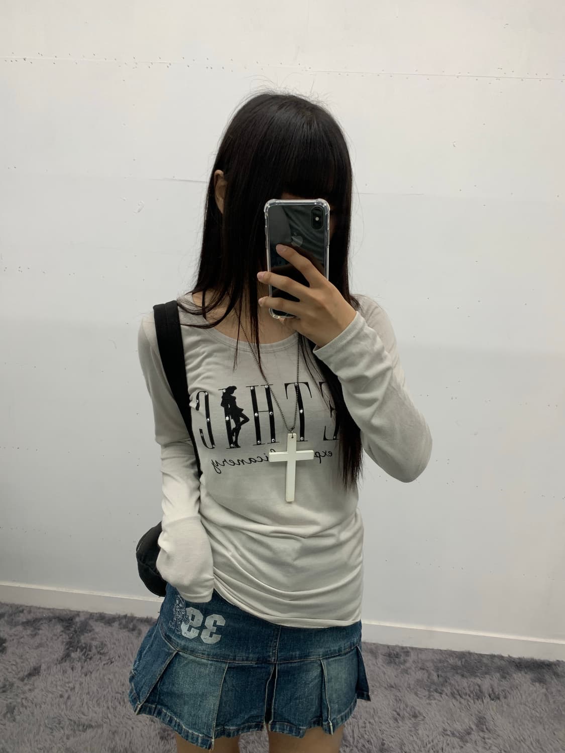 큐빅 슬림핏 롱슬리브 상품이미지1