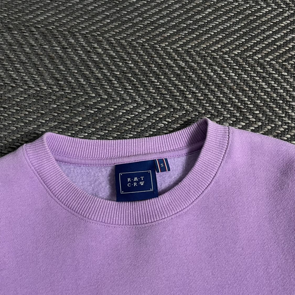 로맨틱크라운 스펠로고 박시핏 스웨트 셔츠 맨투맨 퍼플o 5068 상품이미지5