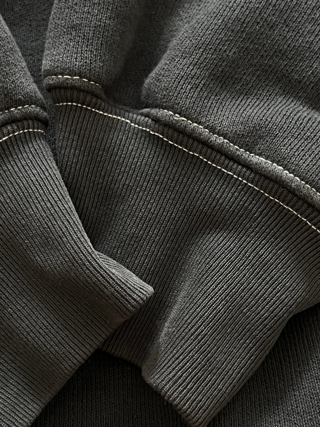 아워레가시 워크샵 후디 차콜 52사이즈  상품이미지4