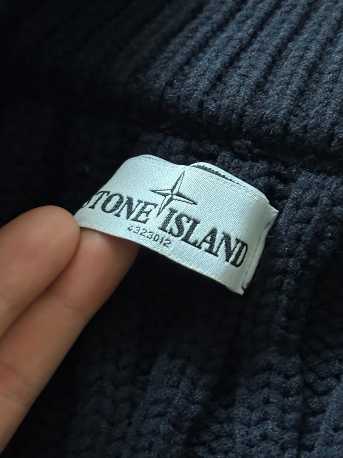 Stone-Island 스톤아일랜드 케이블 와펜 니트 집업  상품이미지5