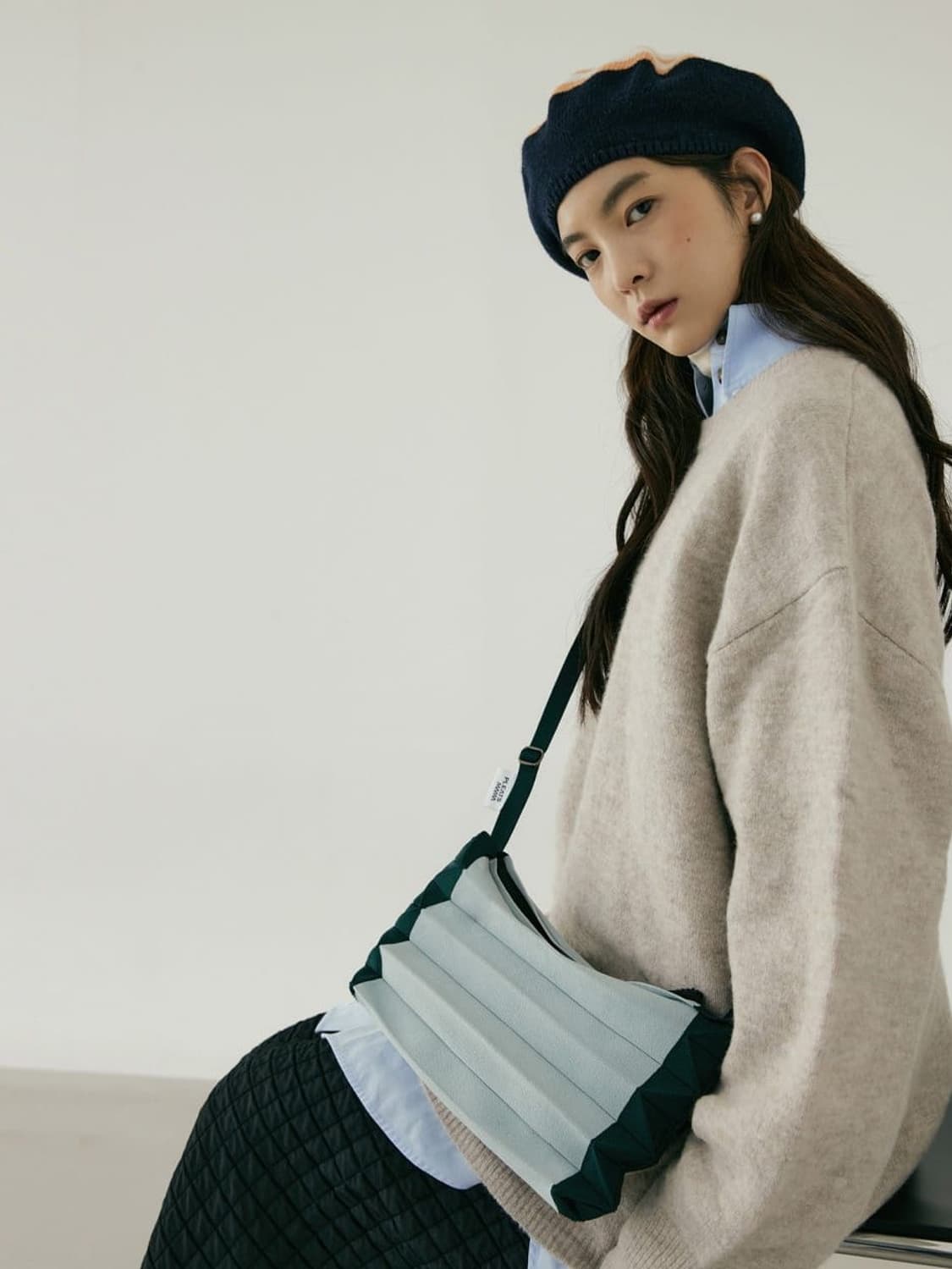 플리츠마마 샤코슈백 딥그린(남녀공용) 상품이미지2