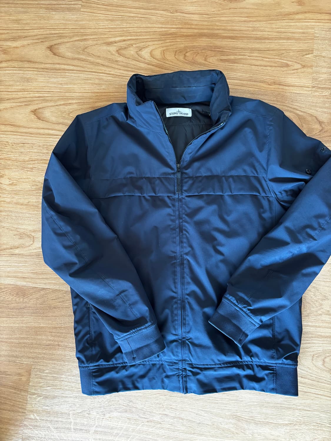 스톤아일랜드 프리마로프트 소프트쉘 L 상품이미지1