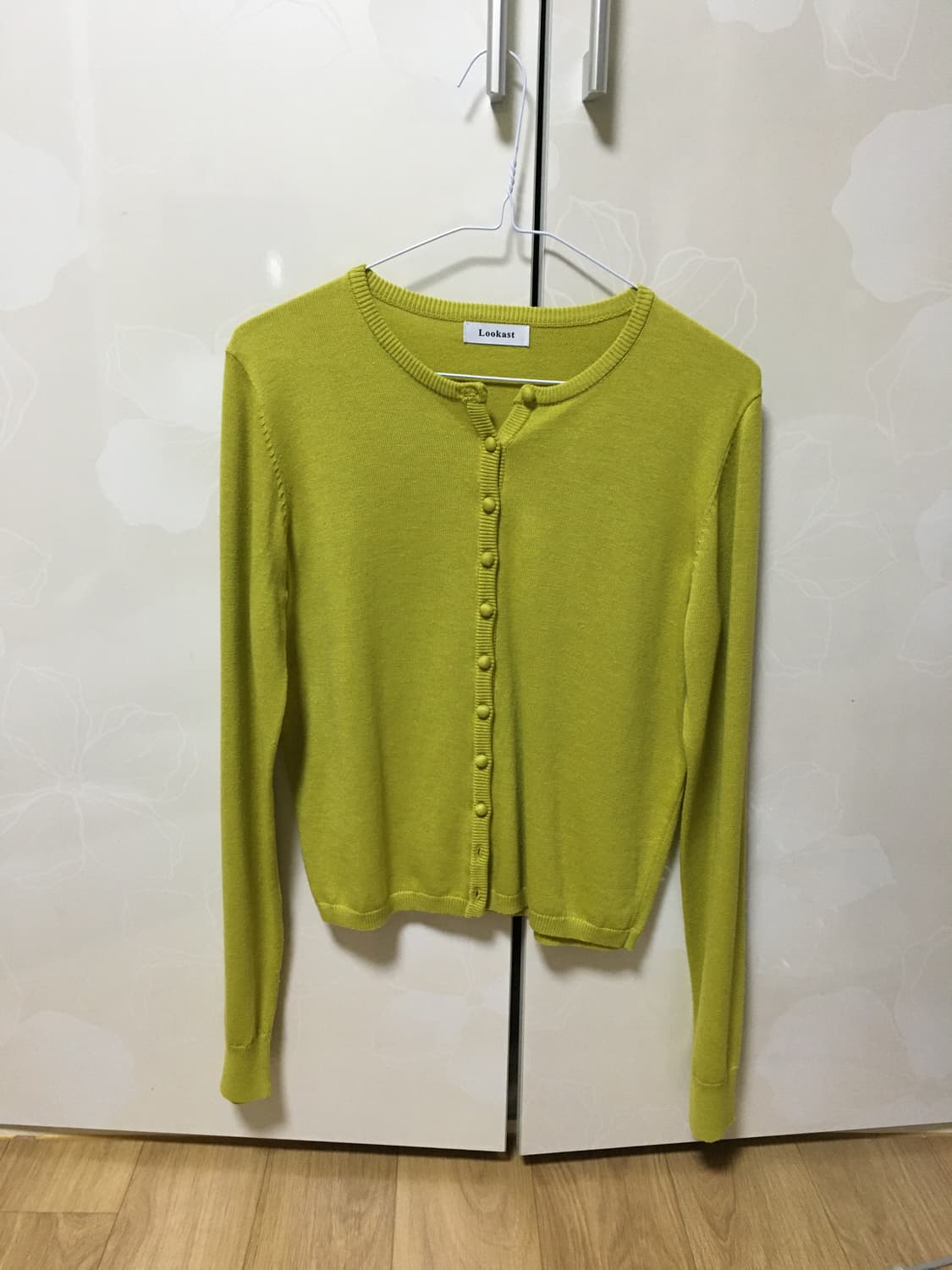 룩캐스트 사라버튼니트가디건 올리브그린 상품이미지4