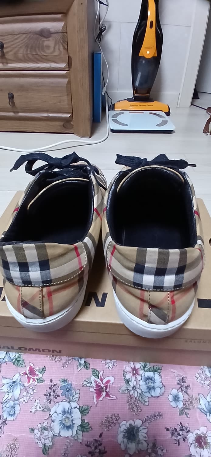 버버리 빈티지 스니커즈(39사이즈) 상품이미지3