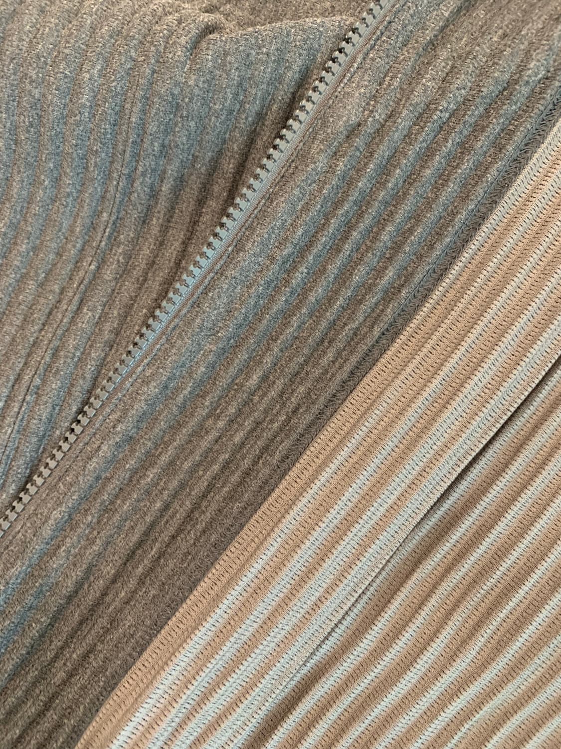 옴므플리세 후드집업 헤더플리츠 그레이 3 상품이미지6