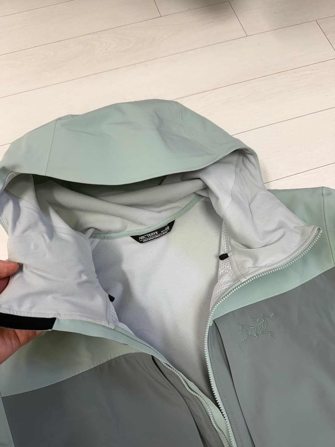 아크테릭스 감마 MX 후디 스톤 그린 L 사이즈  3회착용이기에 상태 좋 상품이미지3