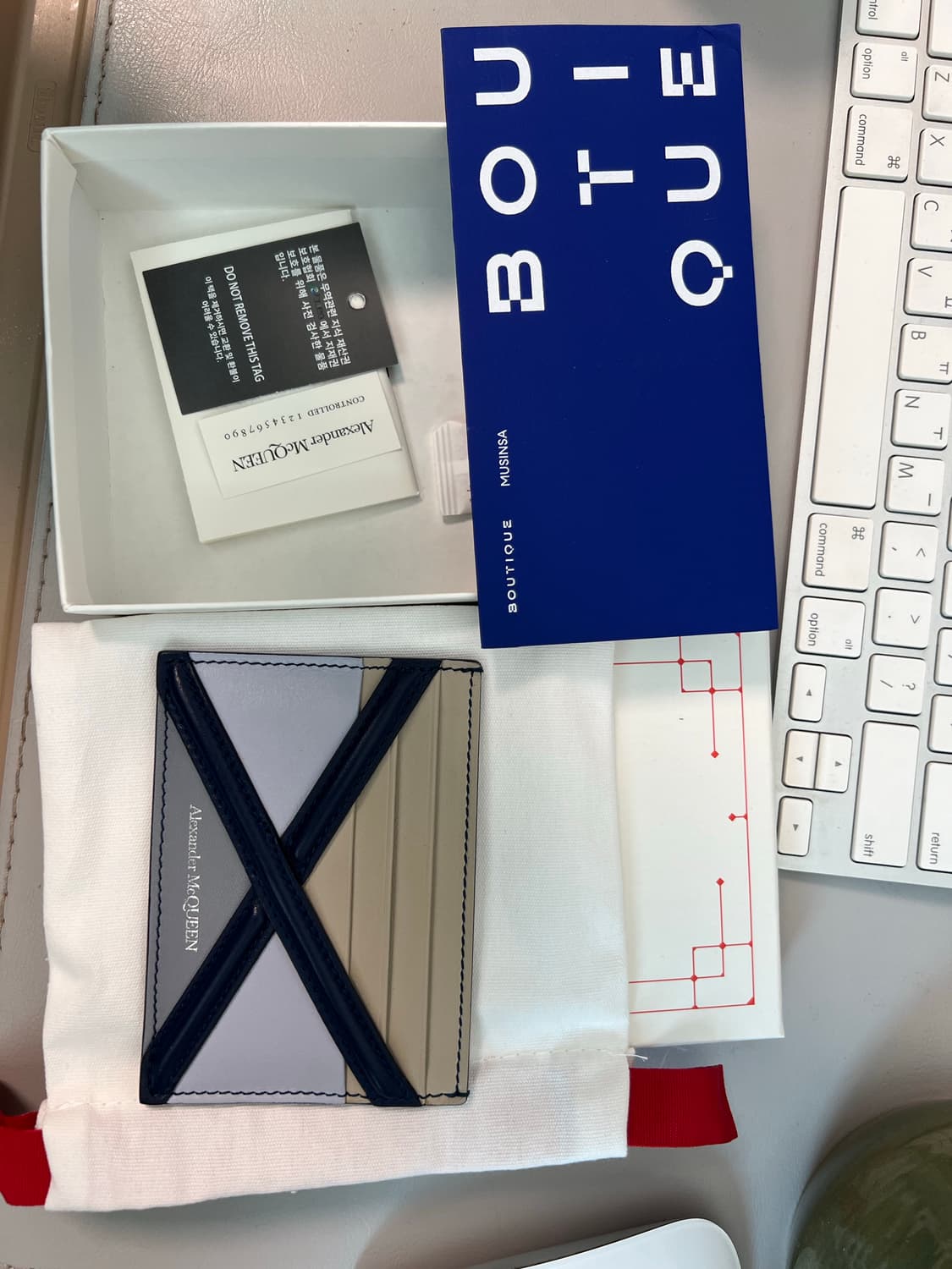 알렉산더맥퀸 카드지갑 크로스오버 스트랩 카드 홀더 - 베이지:그레이 상품이미지2