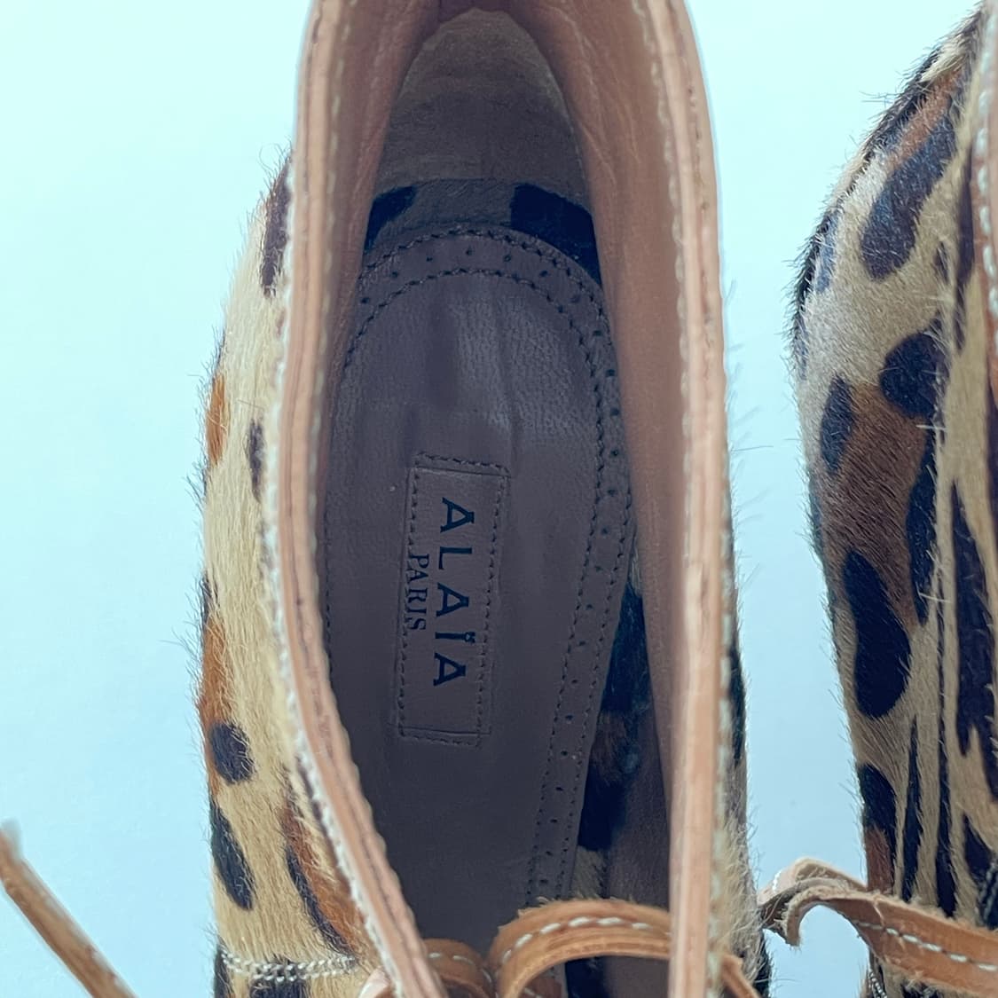 알라이아 35 1/2,225mm 레오파드 송아지 털 레이스업 힐 상품이미지10