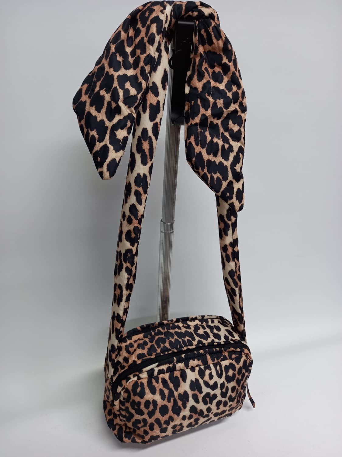 새 가니 GANNI 레오파드 패딩 퀄팅 미니 크로스백 상품이미지2