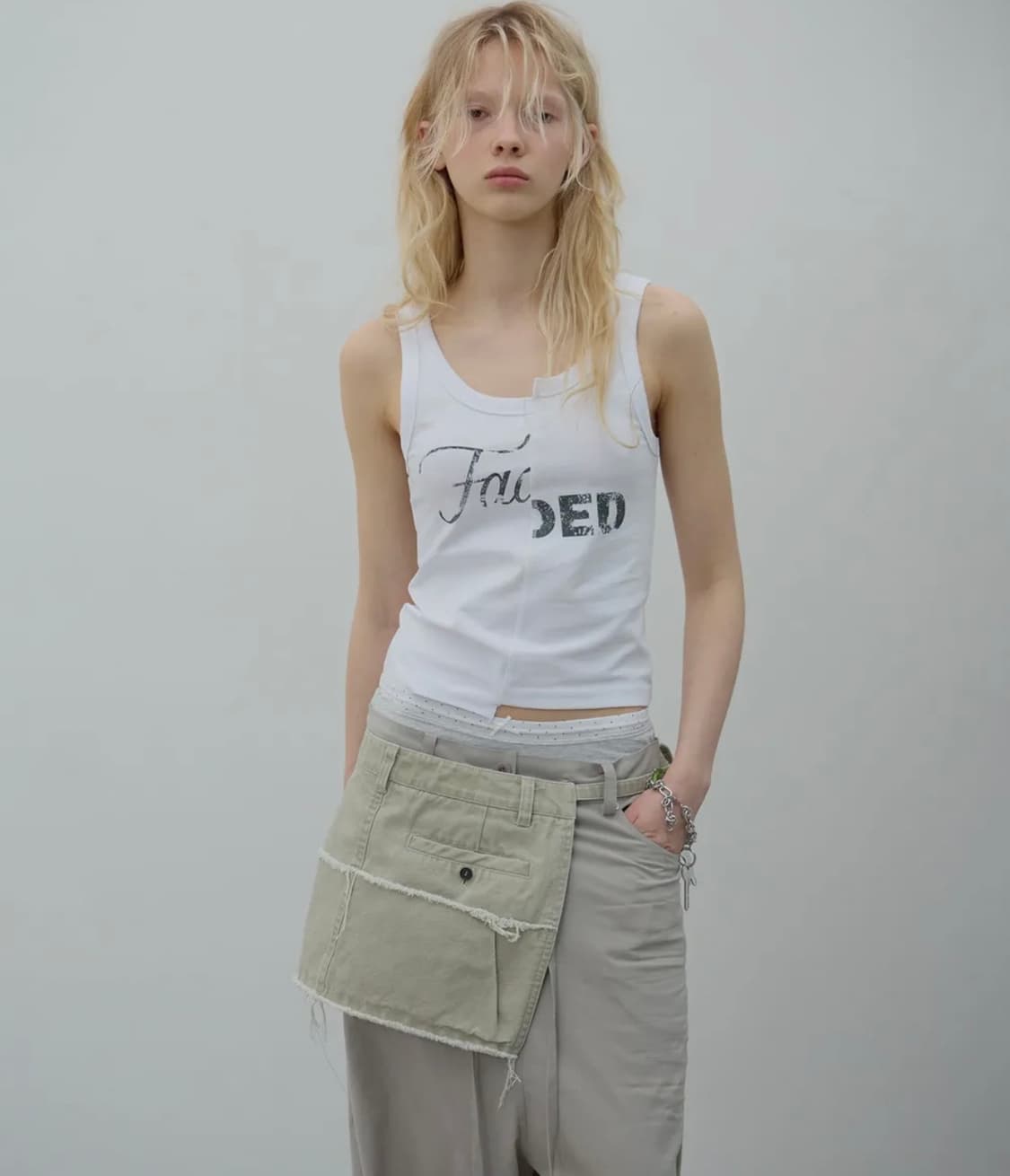 LCDC tm SPLIT GRAPHIC TANK TOP 상품이미지1
