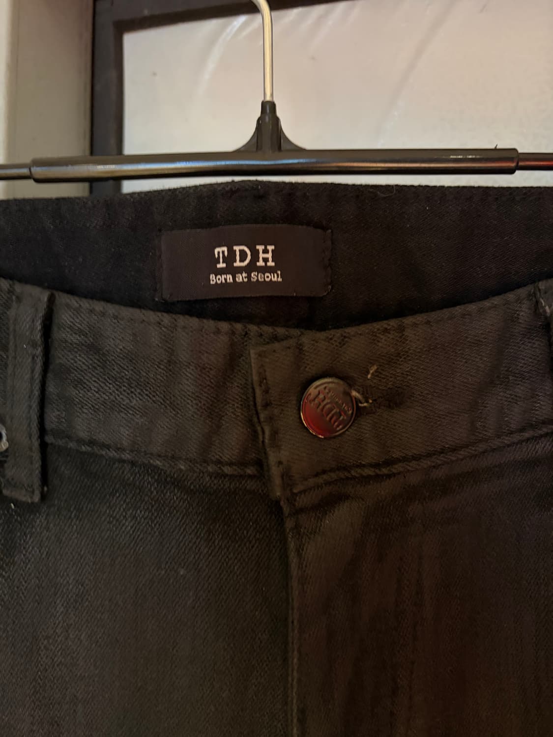 TDH 코팅 블랙 슬림 데님 팬츠 상품이미지4