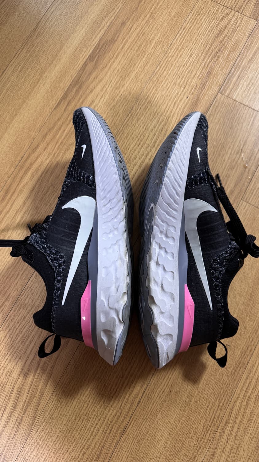 나이키 리액트 인피니티 런 플라이니트 3 블랙 풋볼 그레이 260사이즈 상품이미지2