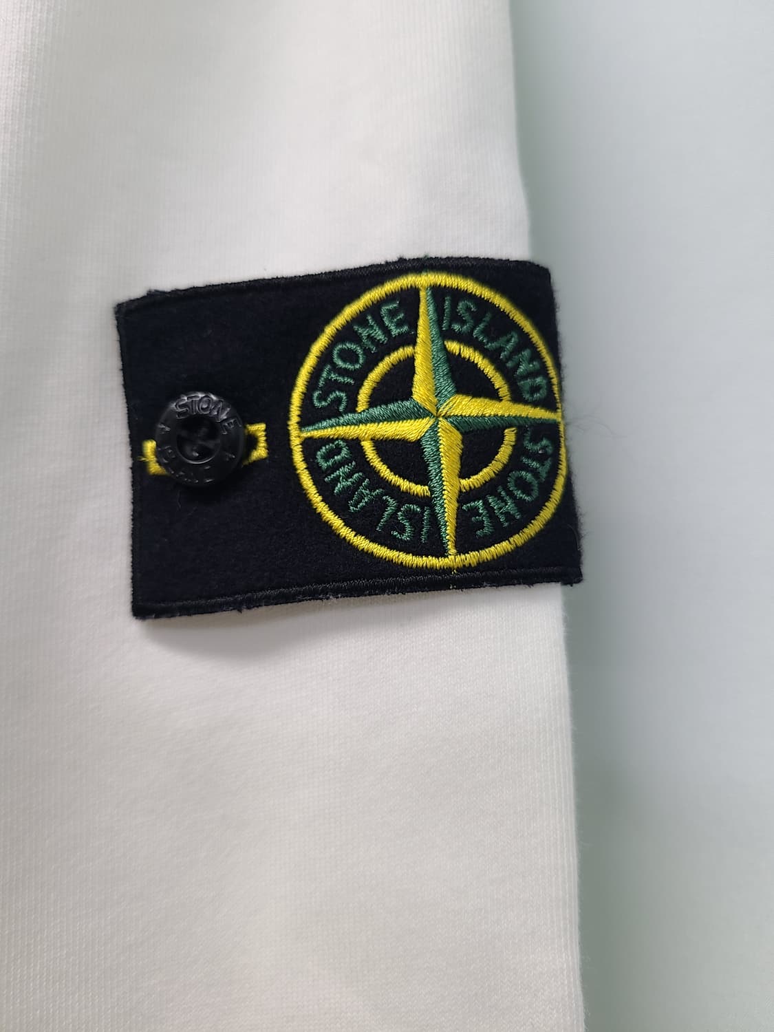 스톤아일랜드 화이트맨투맨 xl 22년도제품 상품이미지4