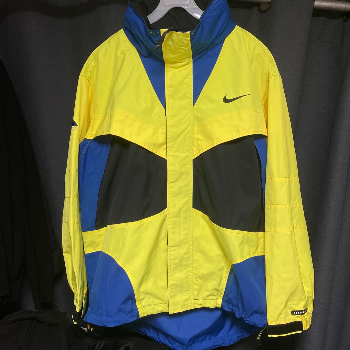 나이키 ACG 바람막이 M 상품이미지1