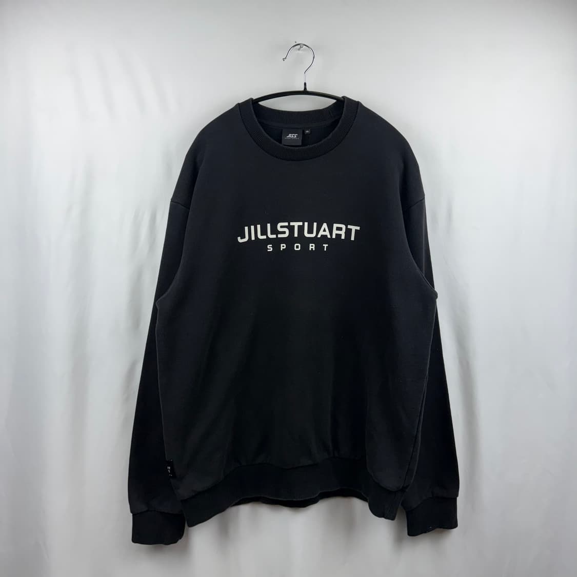 (105) 질스튜어트 스포츠 맨투맨 블랙 상품이미지2